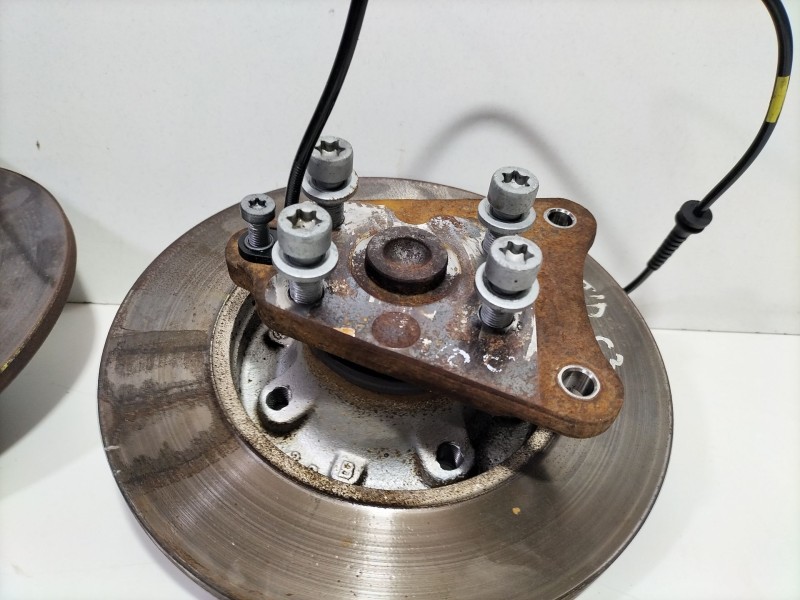 Recambio de disco freno trasero para citroën c3 / c3 origin iii (sx) 1.5 bluehdi 100 (sxyhyp, sxyhtu) referencia OEM IAM yh01  