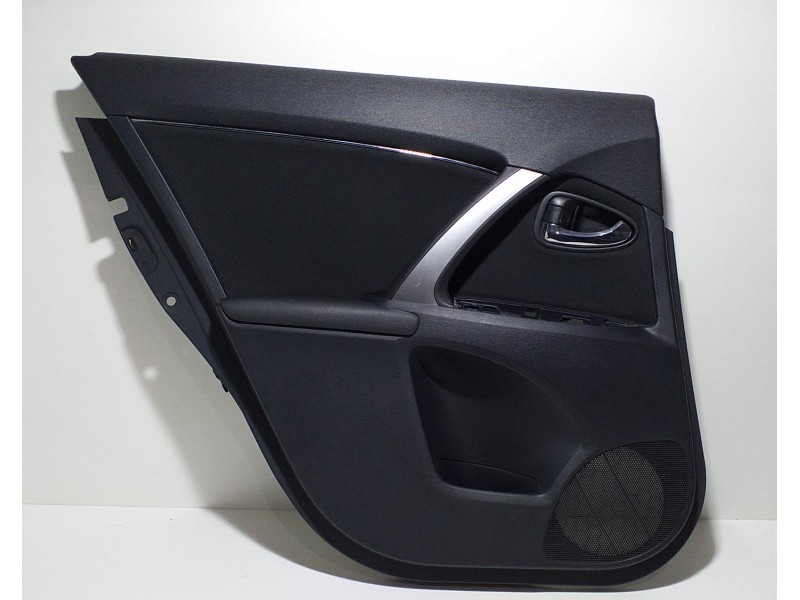 Recambio de guarnecido puerta trasera izquierda para toyota avensis cross sport (t27) comfort referencia OEM IAM 6778805010 5528