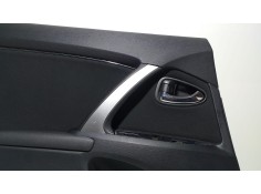 Recambio de guarnecido puerta trasera izquierda para toyota avensis cross sport (t27) comfort referencia OEM IAM 6778805010 5528 2