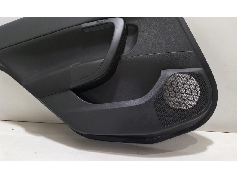 Recambio de guarnecido puerta trasera izquierda para opel insignia berlina cosmo referencia OEM IAM 13277373 78226 