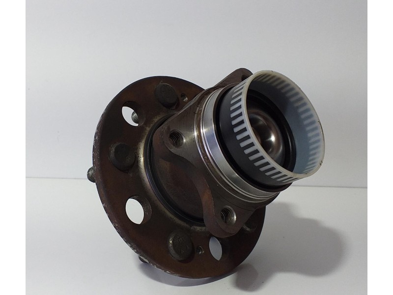 Recambio de buje para hyundai i40 comfort referencia OEM IAM D4FD 75126 R