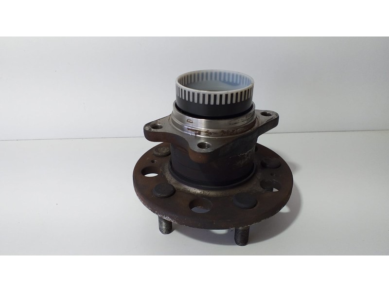 Recambio de buje para hyundai i40 comfort referencia OEM IAM D4FD 75127 R