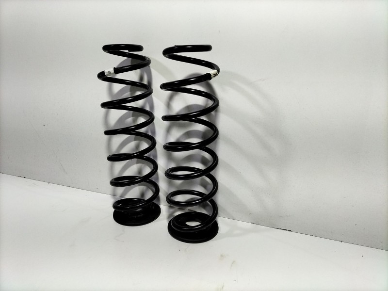 Recambio de muelle amortiguacion para audi a3 sportback (8va) ambiente referencia OEM IAM 5Q0511121  