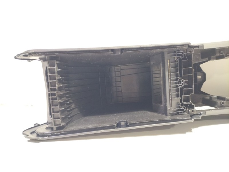 Recambio de moldura para mercedes-benz clase a sedán (v177) amg a 35 4-matic (177.151) referencia OEM IAM A1776802401  