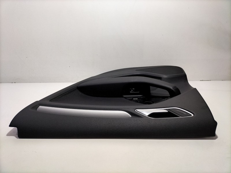 Recambio de guarnecido puerta trasera derecha para audi a3 sportback (8va) ambiente referencia OEM IAM 8V4867306  