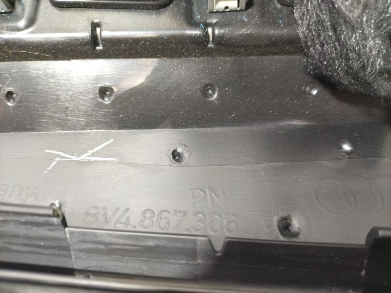 Recambio de guarnecido puerta trasera derecha para audi a3 sportback (8va) ambiente referencia OEM IAM 8V4867306  