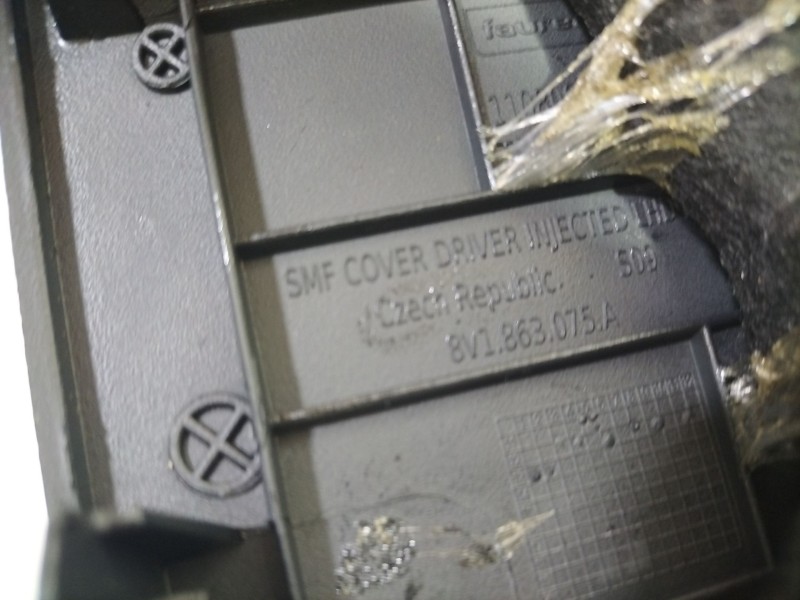 Recambio de moldura para audi a3 sportback (8va) ambiente referencia OEM IAM 8V1863075A  