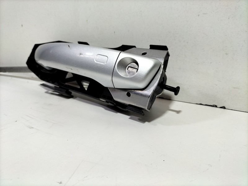 Recambio de maneta exterior delantera izquierda para audi a3 sportback (8va) ambiente referencia OEM IAM CLH  