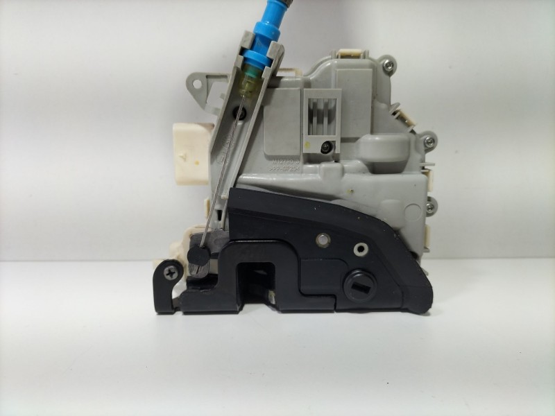 Recambio de cerradura puerta trasera derecha para audi a3 sportback (8va) ambiente referencia OEM IAM 8K0839016C  