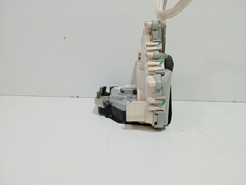 Recambio de cerradura puerta delantera derecha para audi q7 (4l) 3.0 tdi v6 advance quattro (176kw) referencia OEM IAM 8J1837016