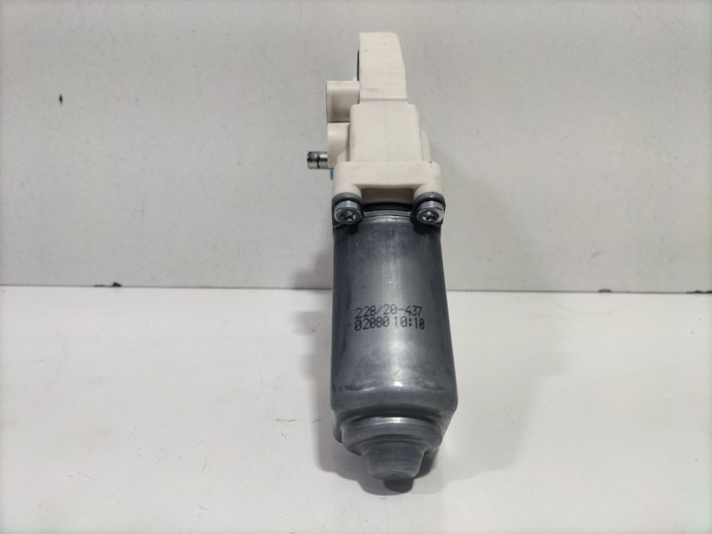 Recambio de motor elevalunas delantero izquierdo para audi q7 (4l) 3.0 tdi v6 advance quattro (176kw) referencia OEM IAM 8K09598