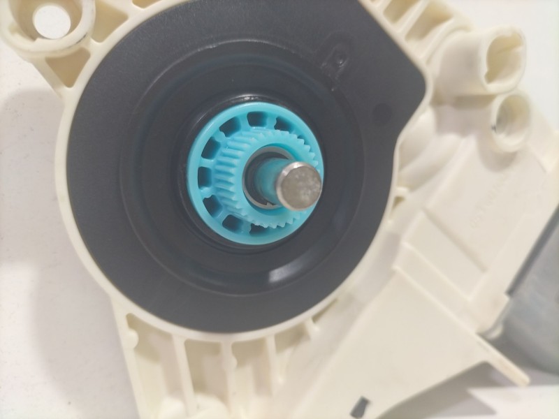 Recambio de motor elevalunas delantero izquierdo para audi q7 (4l) 3.0 tdi v6 advance quattro (176kw) referencia OEM IAM 8K09598