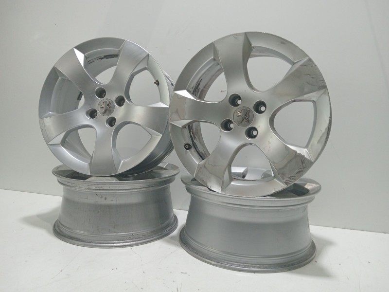 Recambio de juego llantas para peugeot 3008 confort referencia OEM IAM 9673738677  