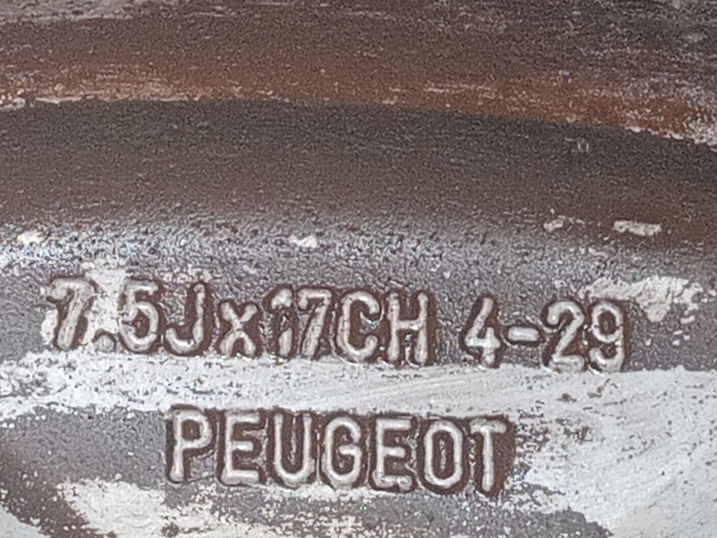 Recambio de juego llantas para peugeot 3008 confort referencia OEM IAM 9673738677  