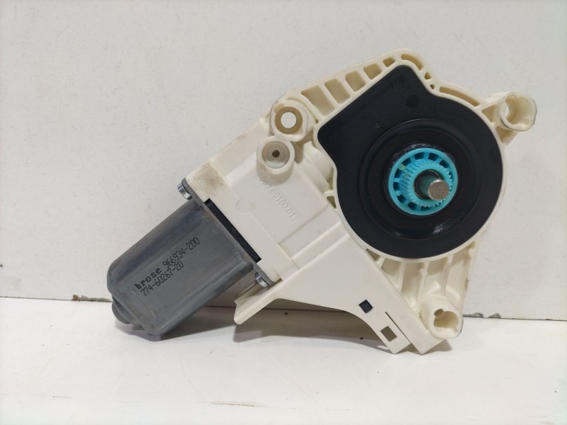 Recambio de motor elevalunas trasero derecho para audi q7 (4l) 3.0 tdi v6 advance quattro (176kw) referencia OEM IAM 8K0959802A 