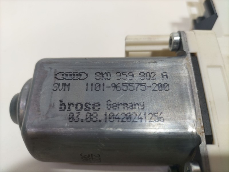 Recambio de motor elevalunas trasero derecho para audi q7 (4l) 3.0 tdi v6 advance quattro (176kw) referencia OEM IAM 8K0959802A 