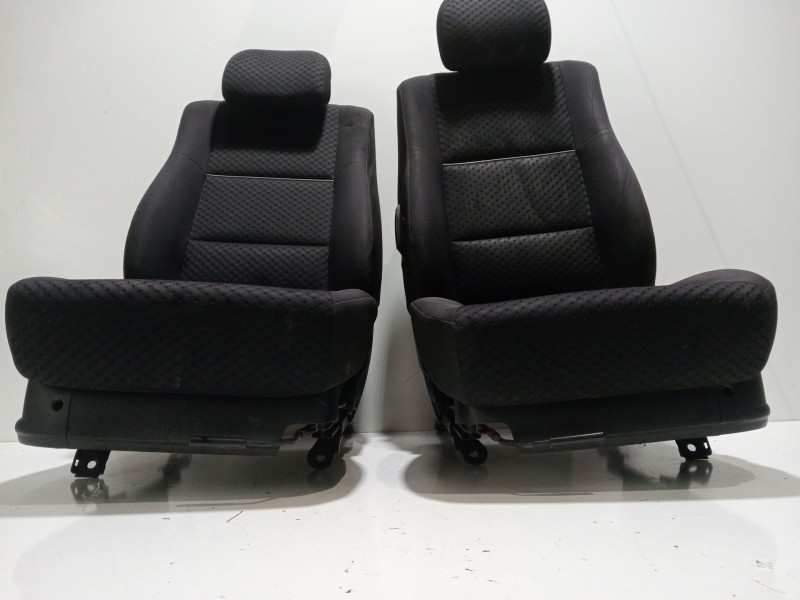 Recambio de juego asientos completo para ssangyong kyron 200 xdi limited referencia OEM IAM D20DT  