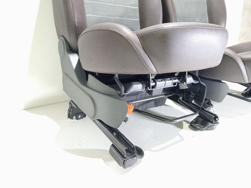 Recambio de juego asientos completo para fiat 500 referencia OEM IAM 310A1027  