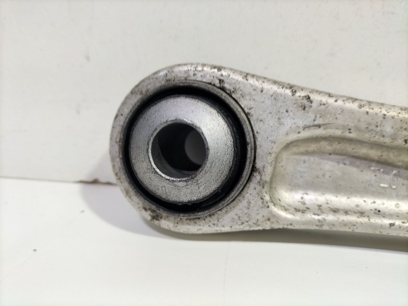 Recambio de brazo suspension superior trasero izquierdo para audi q7 (4l) 3.0 tdi v6 advance quattro (176kw) referencia OEM IAM 