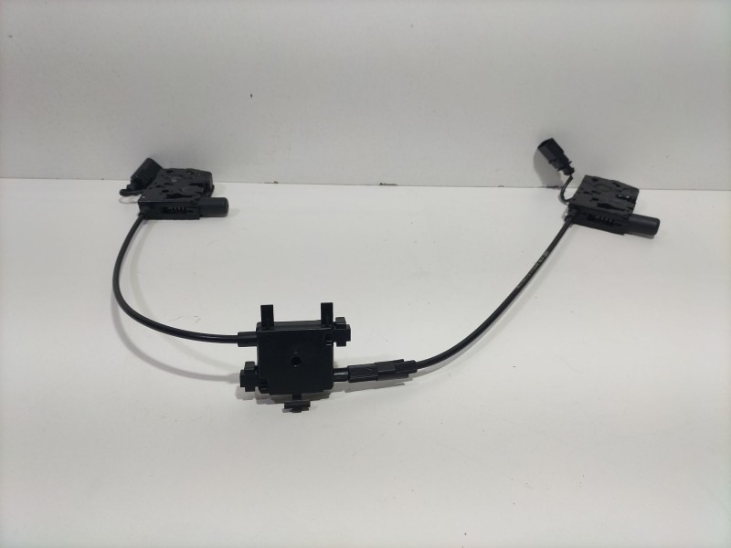 Recambio de cerradura capot para audi a3 sportback (8va) ambiente referencia OEM IAM   