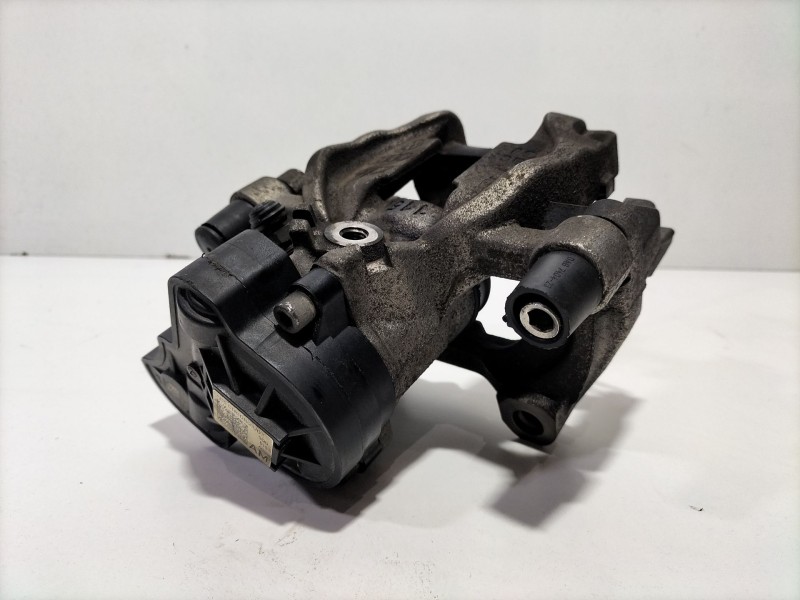 Recambio de pinza freno trasera izquierda para audi a3 sportback (8va) ambiente referencia OEM IAM 5Q0615405  