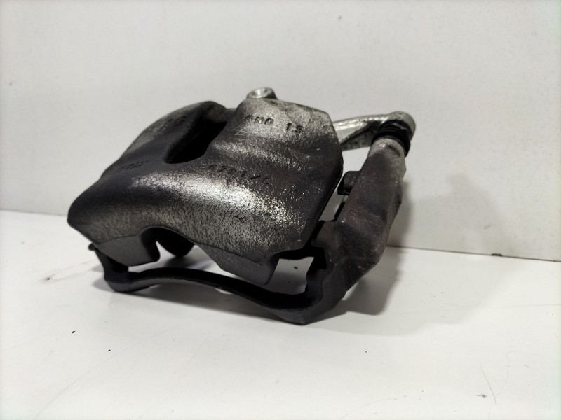 Recambio de pinza freno delantera derecha para audi a3 sportback (8va) ambiente referencia OEM IAM 5Q0105AJ  