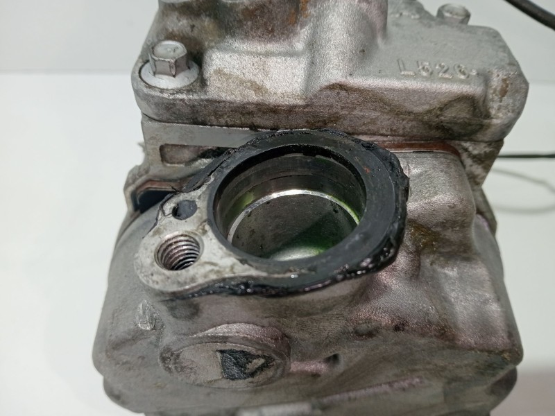 Recambio de soporte compresor aire para volkswagen passat berlina (3b3) v6 tdi highline referencia OEM IAM 4472208142  