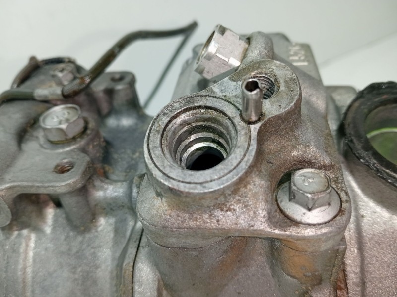 Recambio de soporte compresor aire para volkswagen passat berlina (3b3) v6 tdi highline referencia OEM IAM 4472208142  