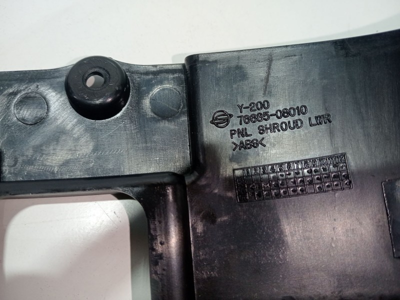 Recambio de moldura para ssangyong kyron 200 xdi limited referencia OEM IAM 76680-08010  