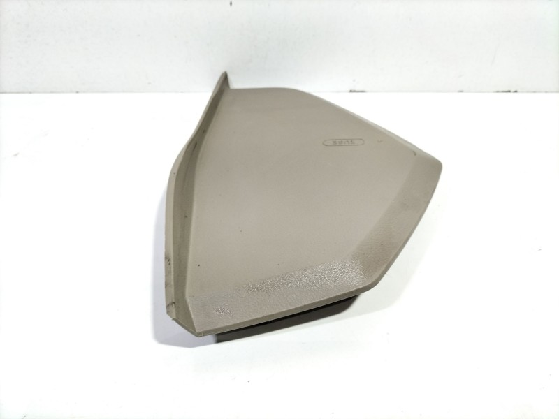 Recambio de moldura para ssangyong kyron 200 xdi limited referencia OEM IAM 7664009000  