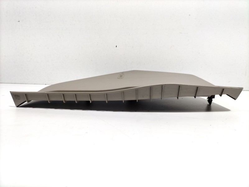 Recambio de moldura para ssangyong kyron 200 xdi limited referencia OEM IAM 7664009000  