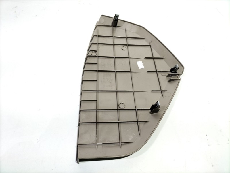 Recambio de moldura para ssangyong kyron 200 xdi limited referencia OEM IAM 7664009000  