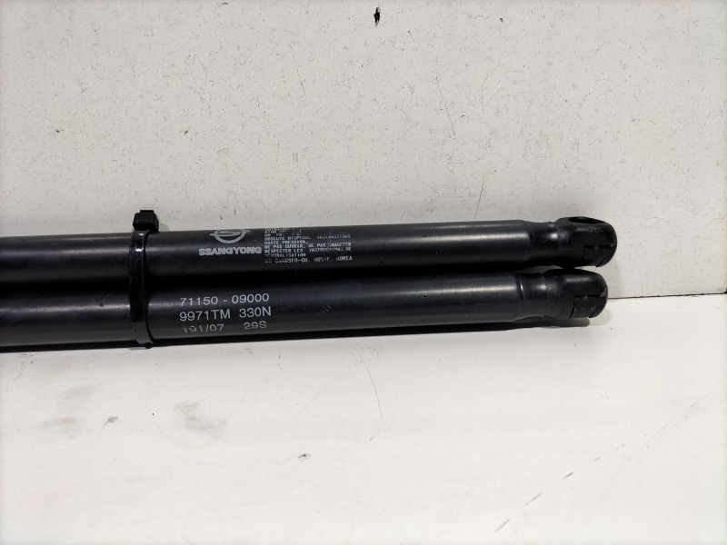 Recambio de botellas de capota para ssangyong kyron 200 xdi limited referencia OEM IAM 7115009000  