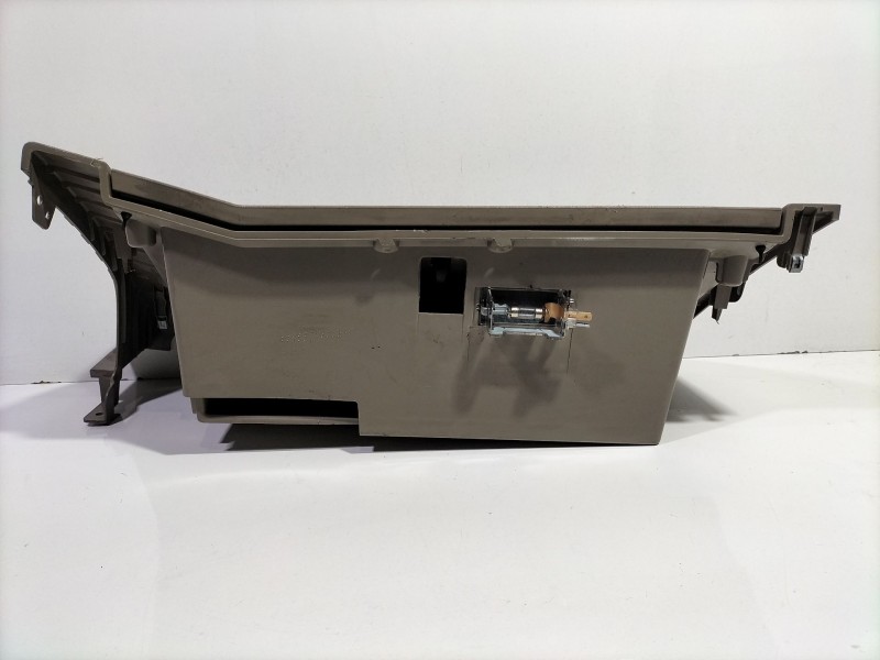 Recambio de guantera para ssangyong kyron 200 xdi limited referencia OEM IAM 7672009000  