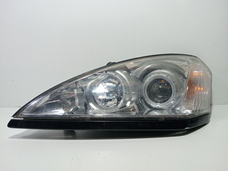 Recambio de faro delantero para ssangyong kyron 200 xdi limited referencia OEM IAM 8310309102  