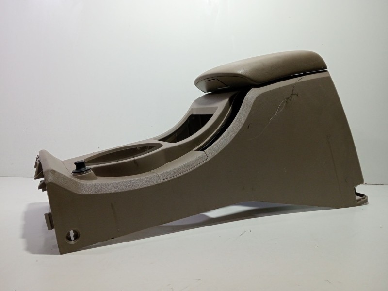 Recambio de moldura para ssangyong kyron 200 xdi limited referencia OEM IAM 7791131000  