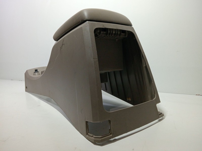 Recambio de moldura para ssangyong kyron 200 xdi limited referencia OEM IAM 7791131000  