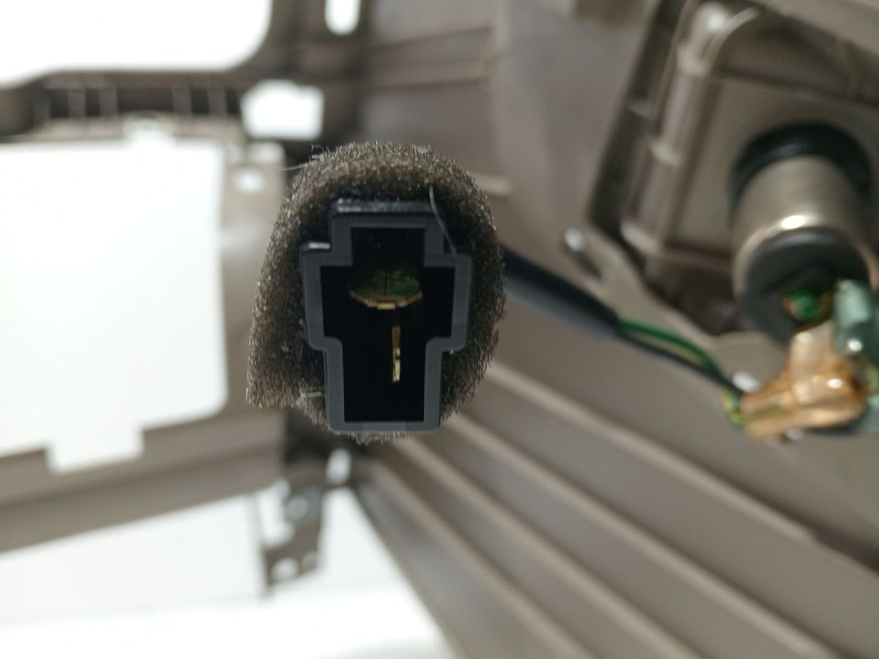 Recambio de moldura para ssangyong kyron 200 xdi limited referencia OEM IAM 7671009000  