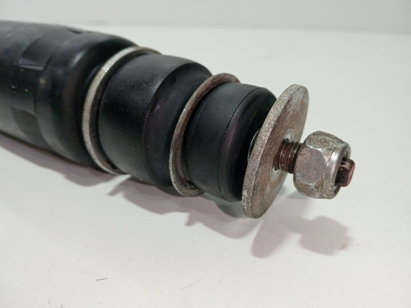 Recambio de juego amortiguadores trasero para ssangyong kyron 200 xdi limited referencia OEM IAM 4531009502  