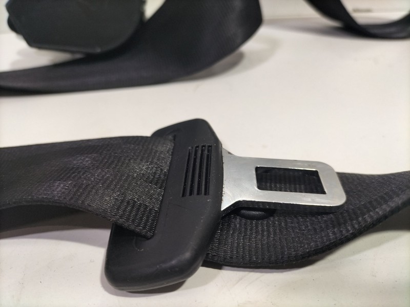 Recambio de cinturon seguridad trasero izquierdo para ssangyong kyron 200 xdi limited referencia OEM IAM 193857737A  