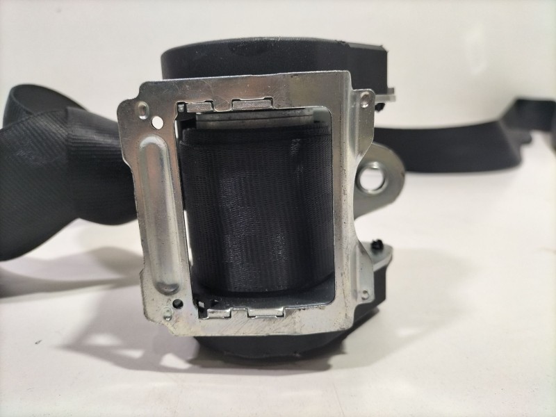 Recambio de cinturon seguridad trasero izquierdo para ssangyong kyron 200 xdi limited referencia OEM IAM 193857737A  