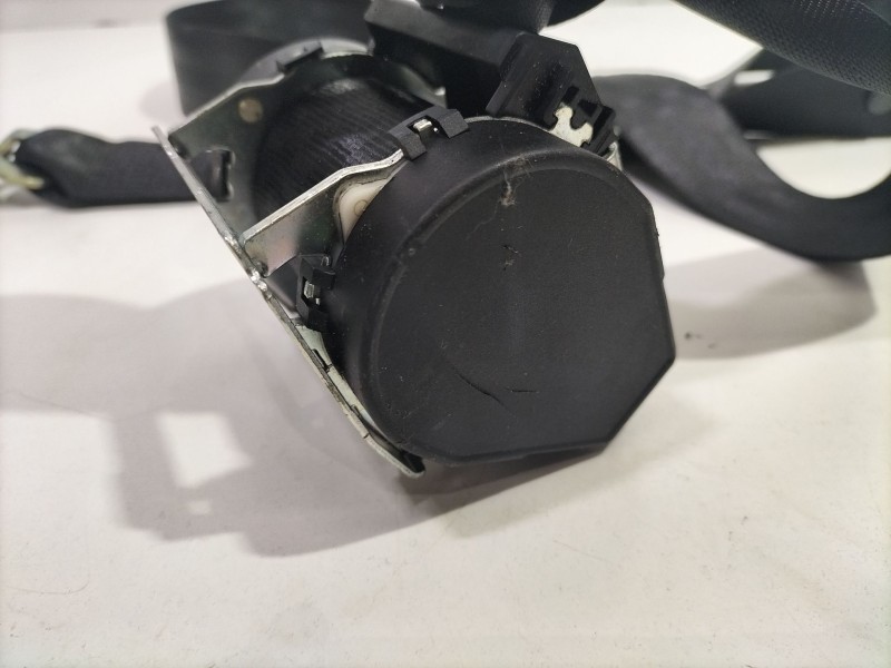 Recambio de cinturon seguridad trasero derecho para ssangyong kyron 200 xdi limited referencia OEM IAM 193857737A  