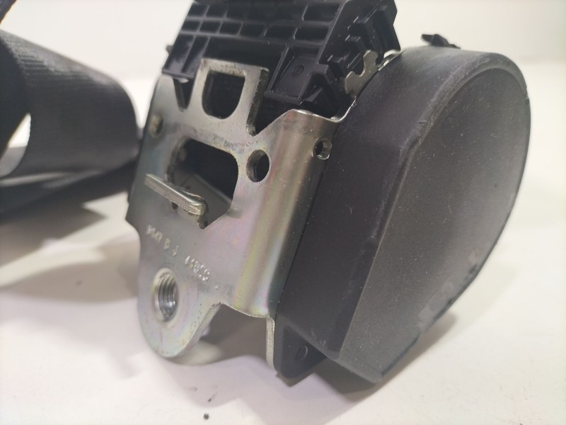 Recambio de cinturon seguridad trasero derecho para ssangyong kyron 200 xdi limited referencia OEM IAM 193857737A  