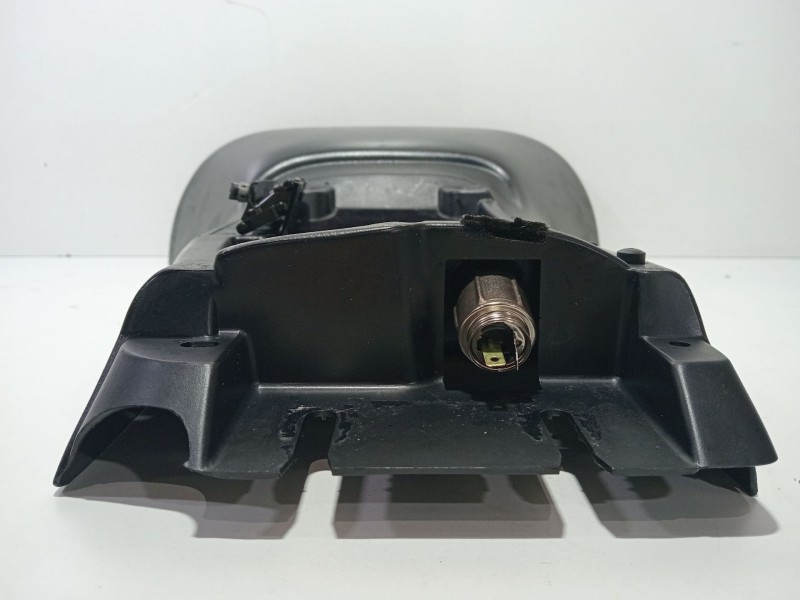 Recambio de moldura para chevrolet corvette 5.7 referencia OEM IAM 10402194  