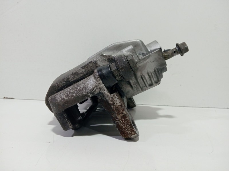 Recambio de pinza freno trasera derecha para chevrolet corvette 5.7 referencia OEM IAM 4261444  