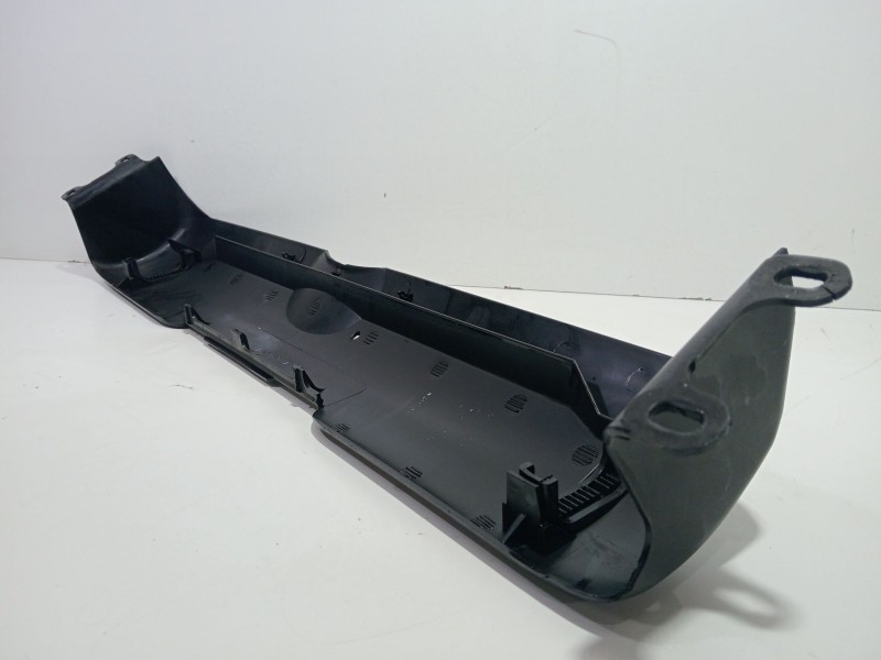 Recambio de moldura para chevrolet corvette 5.7 referencia OEM IAM 1040539  