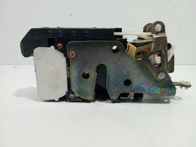 Recambio de cerradura puerta delantera derecha para chevrolet corvette 5.7 referencia OEM IAM LT1(350CUV8)  