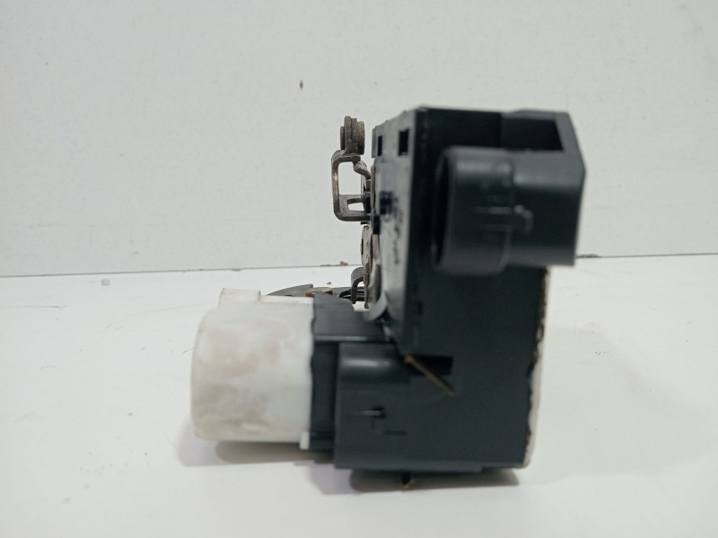 Recambio de cerradura puerta delantera derecha para chevrolet corvette 5.7 referencia OEM IAM LT1(350CUV8)  