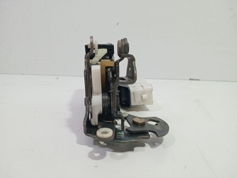 Recambio de cerradura puerta delantera derecha para chevrolet corvette 5.7 referencia OEM IAM LT1(350CUV8)  