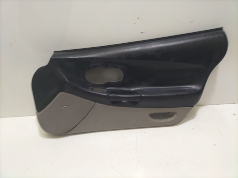 Recambio de guarnecido puerta delantera derecha para chevrolet corvette 5.7 referencia OEM IAM 10247320  